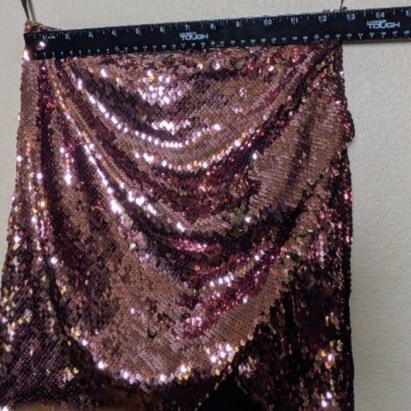 Rose Gold Sequin Drape Mini Skirt Size Small Forever 21 Clubwear Y2K Bimbocore - Picture 3 of 10